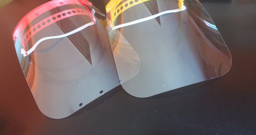 Donacija zaštitnih vizira firme TRIDERO TECH zdravstvenim radnicima Doma zdravlja Ozalj